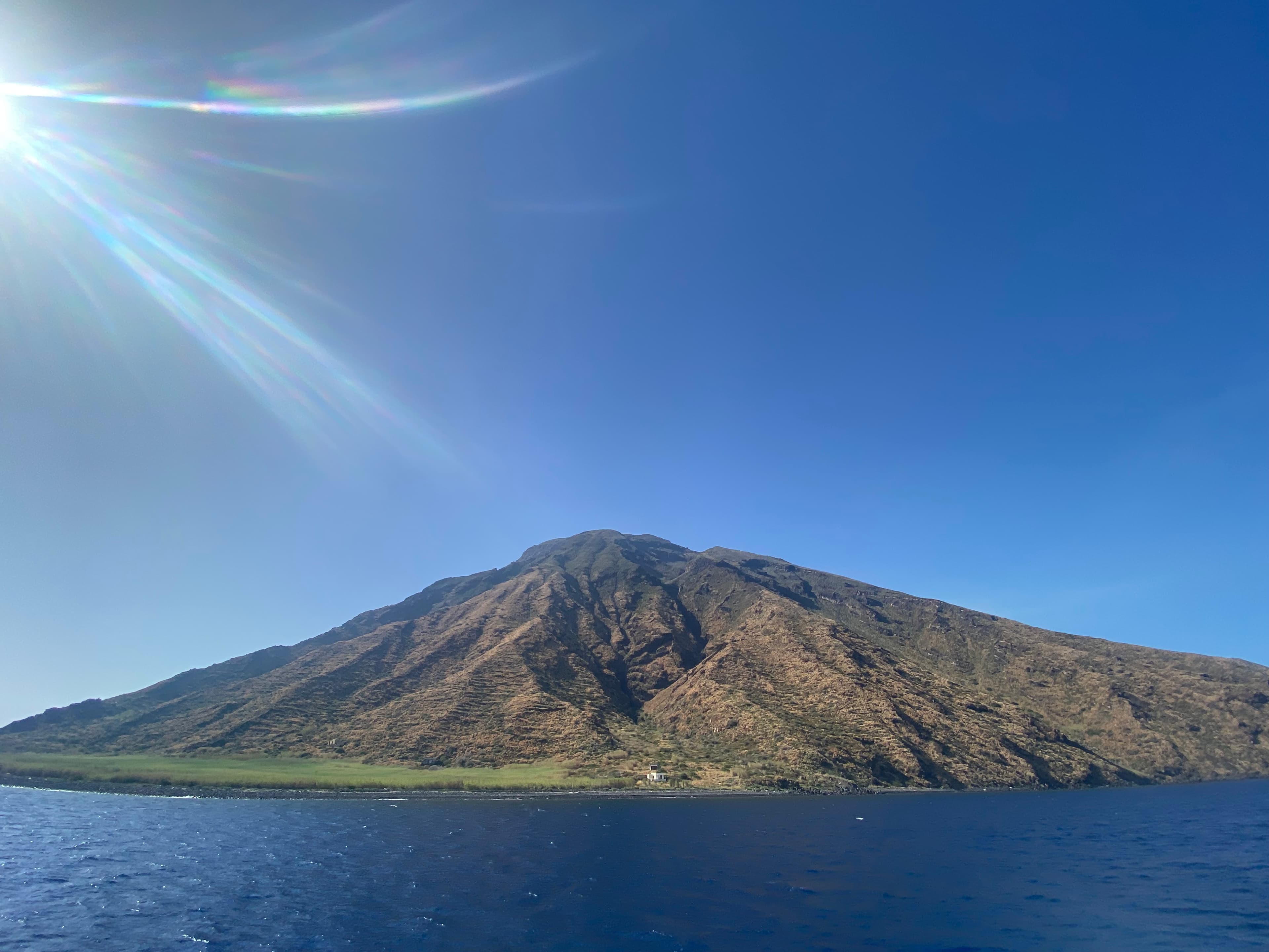 /sicile/voyage-sicile-stromboli.jpeg