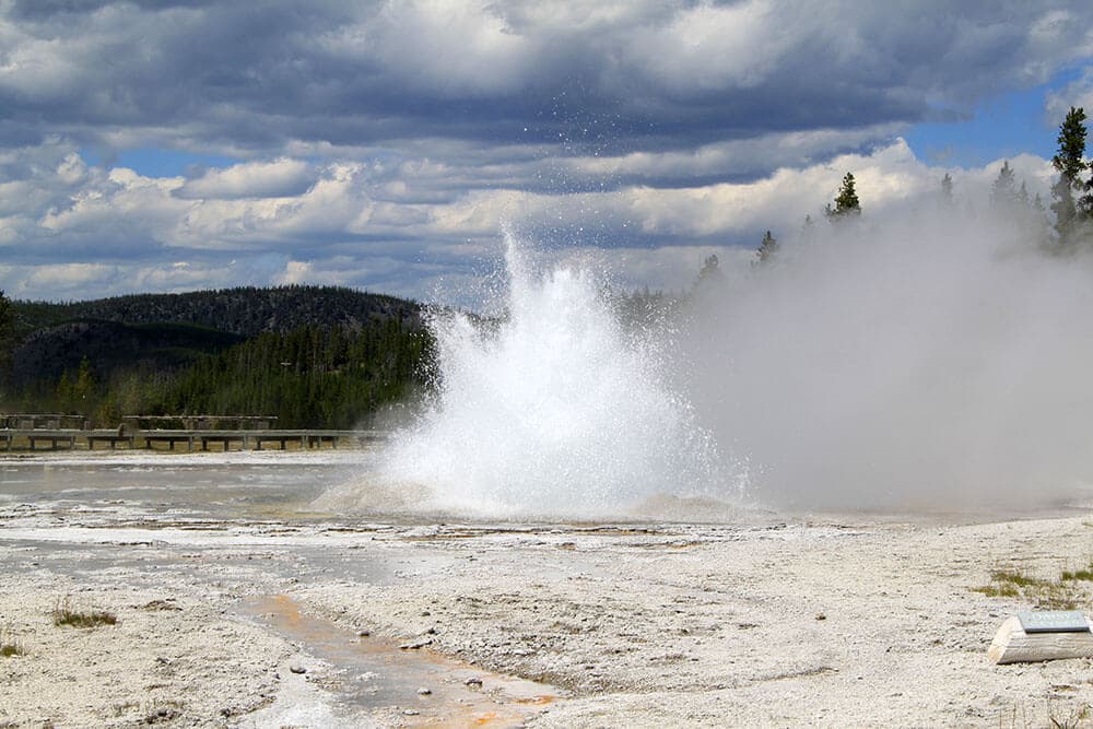 /yellowstone/voyage-yellowstone2.jpg